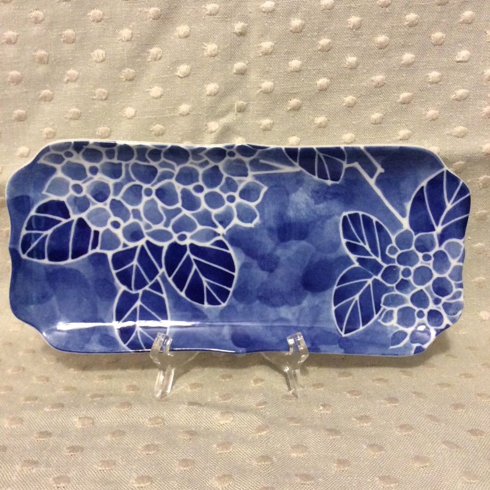 Blue and white ceramic platter/tray/trinket dish/cracker plate